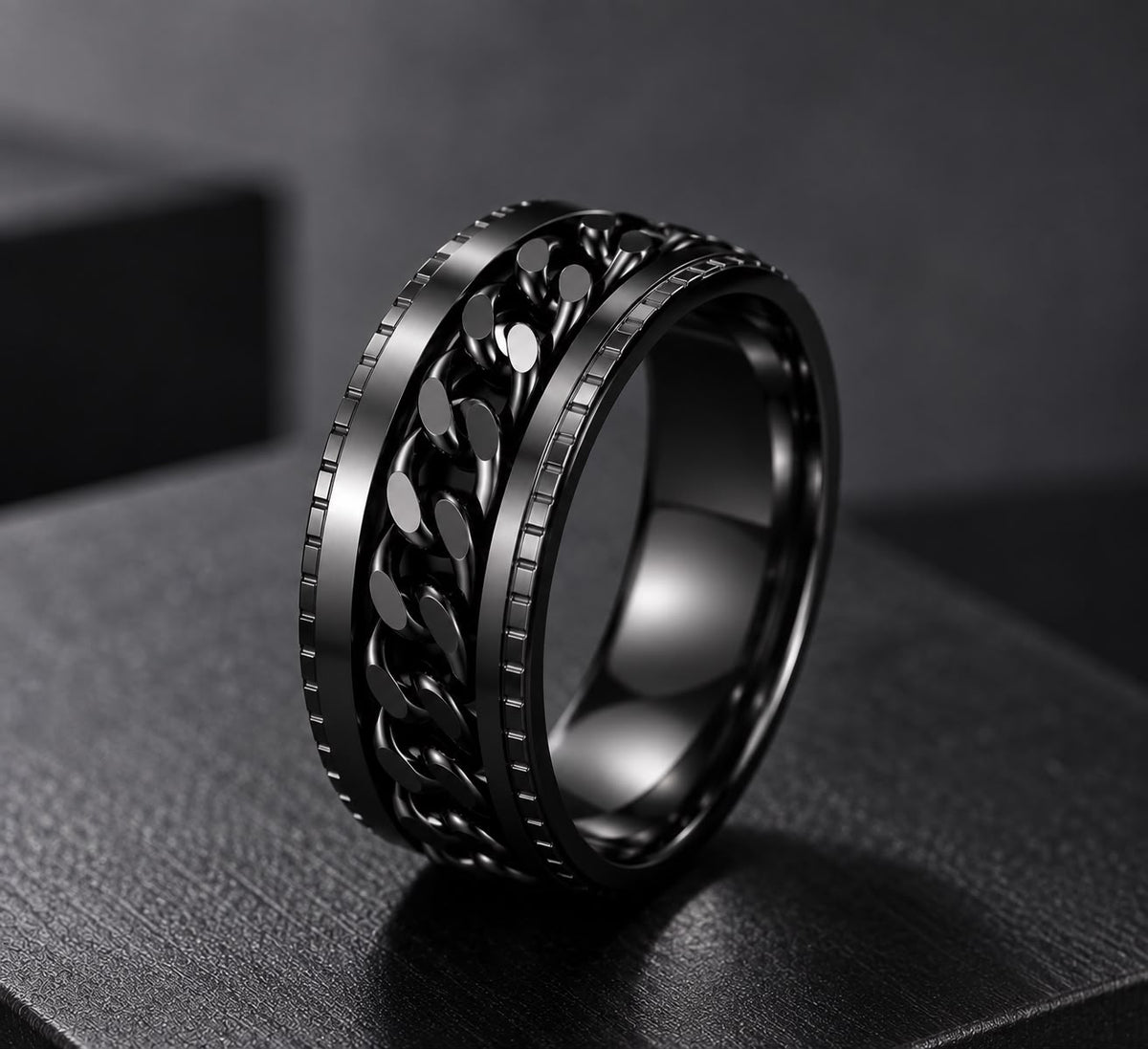 Anillo Black Chain negro con eslabones entrelazados